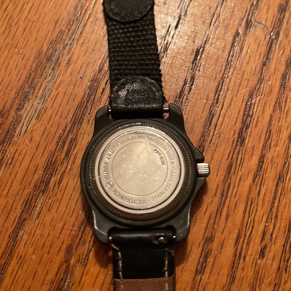 Vintage Victorinox Swiss army watch - Picture 5 of 5